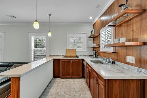 311 E 8th St, Houston, TX, 77007-1619 | Card Image