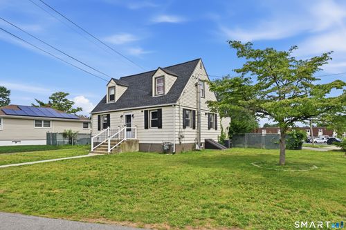 5 Victor St, East Haven, CT, 06512-3759 | Card Image