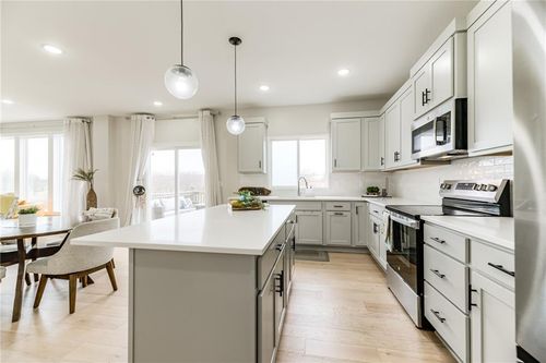 1929 Sw Merryman Dr, Lee's Summit, MO, 64082-3913 | Card Image