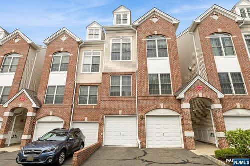 19 Nelke Ct, Hawthorne, NJ, 07506-2262 | Card Image