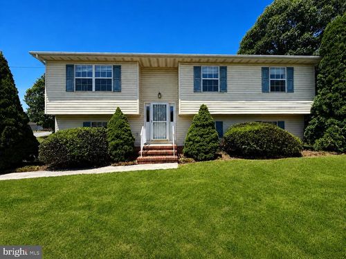 21 Coolidge Dr, INWOOD, WV, 25428-3441 | Card Image