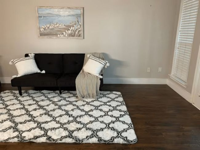Living area (Furniture not included) | Image 7