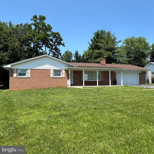 309 Terrace Dr, Fayetteville, PA, 17222-1135 | Card Image