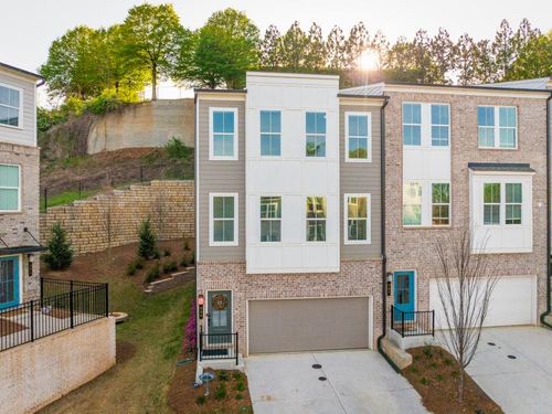 399 Skylar Way Se, Atlanta, GA, 30315-1986 | Card Image