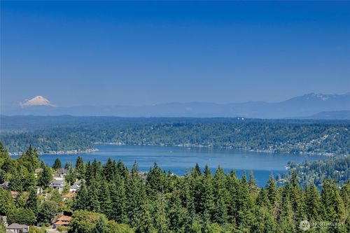 17186 Se 58th St, Bellevue, WA, 98006-6609 | Card Image