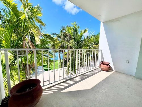 apt-230-500 Bayview Dr, Sunny Isles Beach, FL, 33160-4748 | Card Image