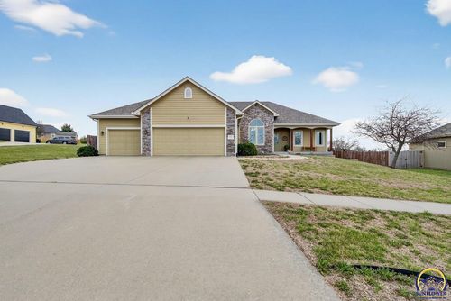 4828 Nw Kendall Dr, Topeka, KS, 66618-1299 | Card Image
