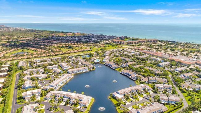 111 Ocean Dunes Cir, Condo with 2 bedrooms, 3 bathrooms and null parking in Jupiter FL | Image 22