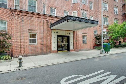 a48-35-24 78th St, Jackson Heights, NY, 11372-4762 | Card Image
