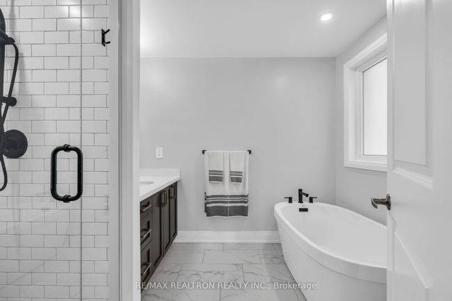 99 Franklin Trail, House other with 4 bedrooms, 4 bathrooms and 4 parking in Barrie ON | Image 28