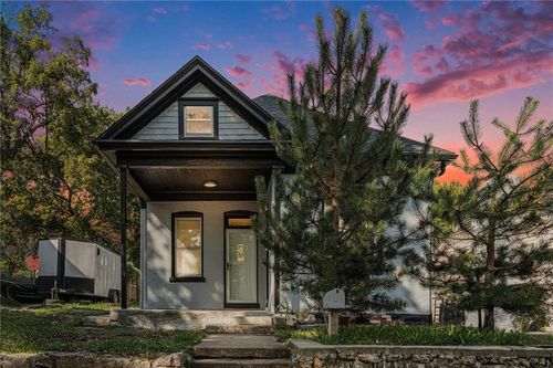 524 Colorado Ave, Kansas City, MO, 64124-2208 | Card Image