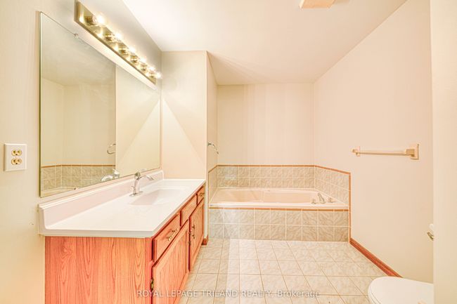 206 - 4 Albert St, Condo with 2 bedrooms, 2 bathrooms and 1 parking in Cambridge ON | Image 24