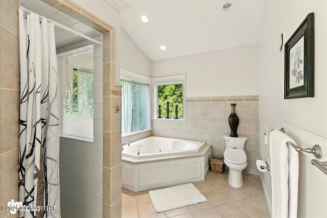 Primary bath | Image 25