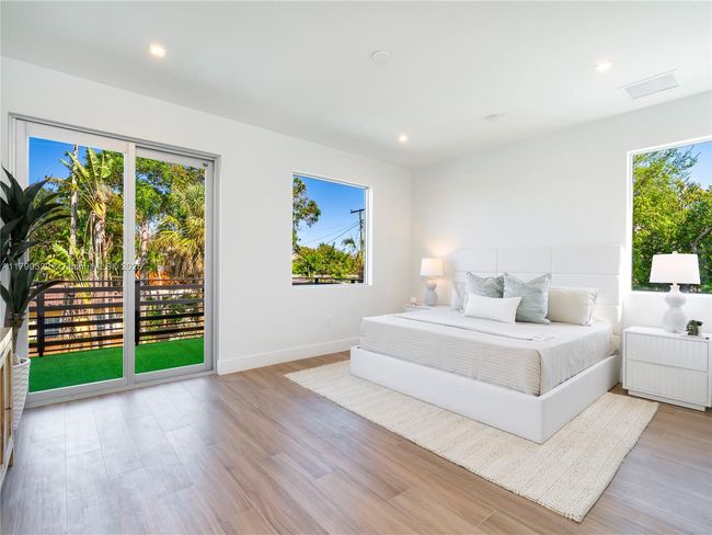734 14 Th Ave, Townhouse with 4 bedrooms, 4 bathrooms and null parking in Fort Lauderdale FL | Image 13
