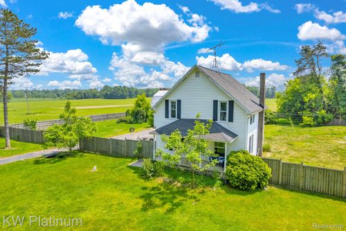 5276 Van Orden Rd, Webberville, MI, 48892-9758 | Card Image