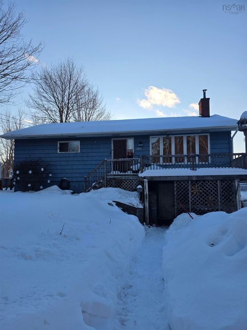 197 Hammond Street, Shelburne, NS, B0T1W0 | Card Image