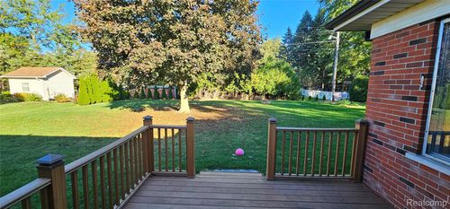 42152 Tessmer Dr, Sterling Heights, MI, 48314-3053 | Card Image