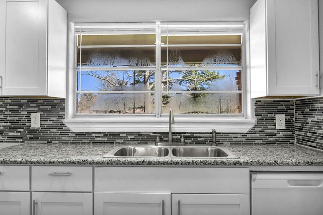 347 Texas State Highway 63 W, House other with 3 bedrooms, 2 bathrooms and null parking in Jasper TX | Image 7