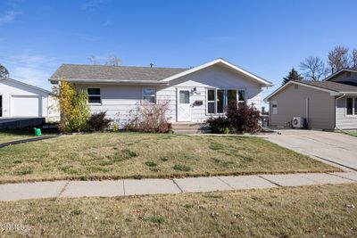 1804 6th Avenue Nw, House other with 4 bedrooms, 1 bathrooms and null parking in Mandan ND | Image 1