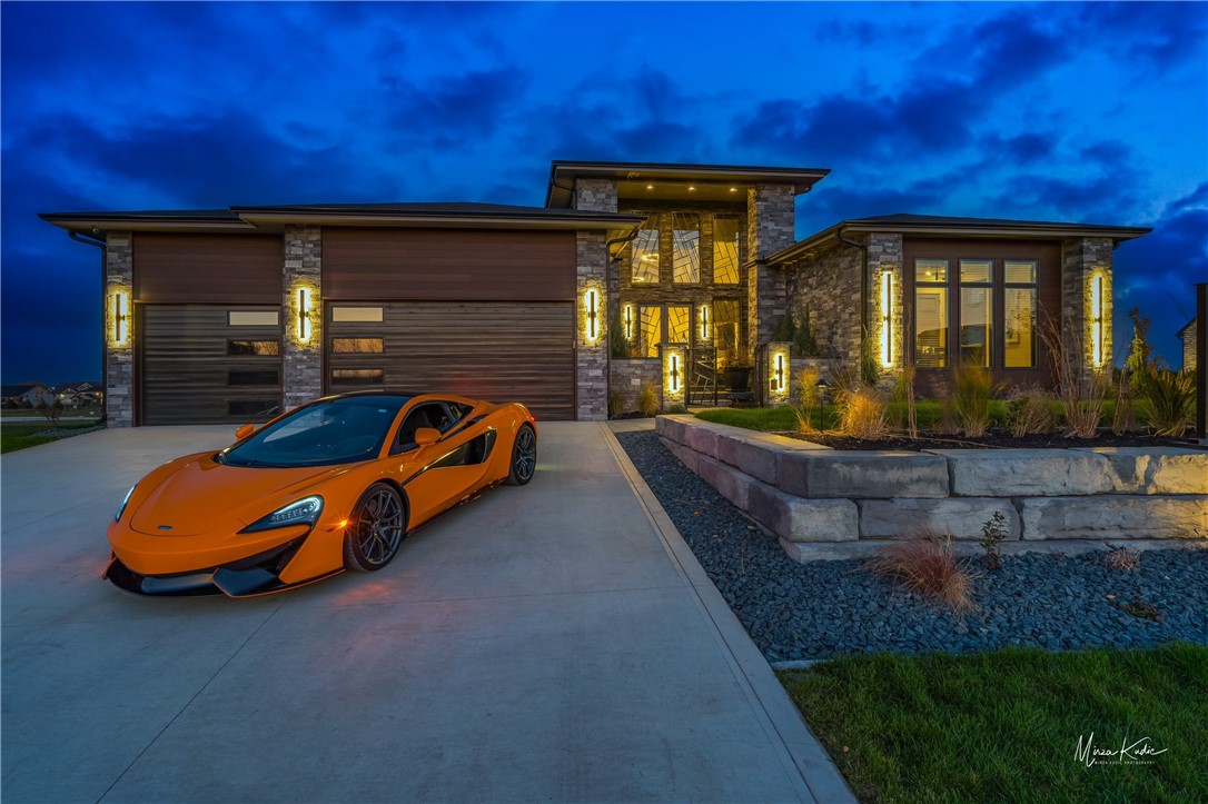 Centennial Blvd, Urbandale, IA 50323