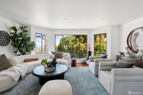 700 Grand View Ave, San Francisco, CA, 94114-3510 | Card Image