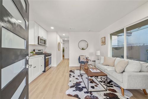 408 Orange Ave, Long Beach, CA, 90802-1707 | Card Image