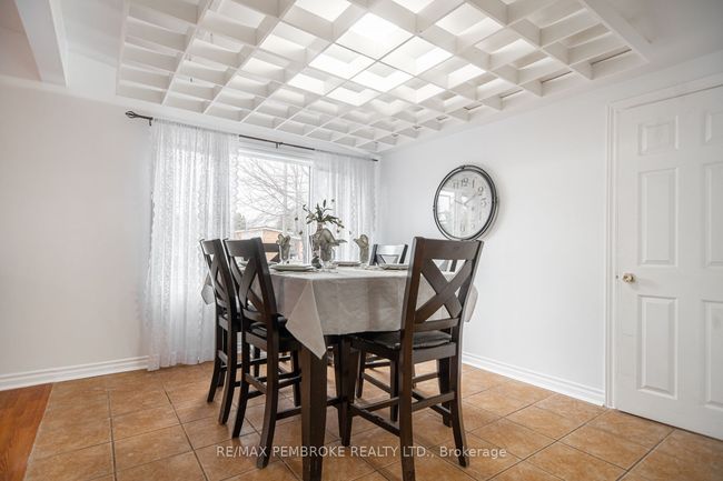 84 Frontenac Cres, House other with 5 bedrooms, 3 bathrooms and 4 parking in Deep River ON | Image 6