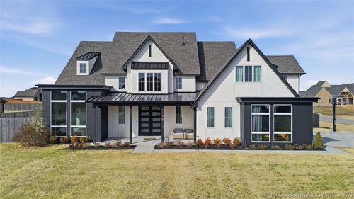 15 W 166th Pl S, Glenpool, OK, 74033-5301 | Card Image