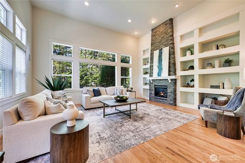6722 Azalea Way Se, Snoqualmie, WA, 98065-9069 | Card Image