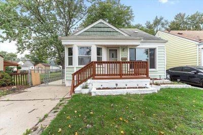 4164 Hubbard Avenue, Home with 3 bedrooms, 1 bathrooms and null parking in Lincoln Park MI | Image 1