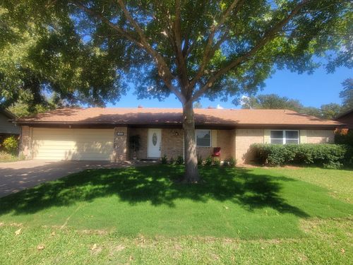 1003 Royal Ln, Graham, TX, 76450-4329 | Card Image