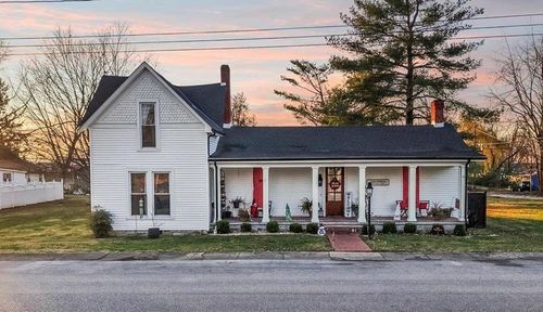 243 College St, Smiths Grove, KY, 42171-8237 | Card Image