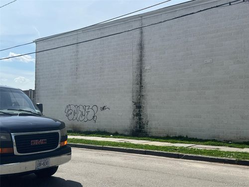 25 Carpe, Newburgh City, NY, 12550 | Card Image