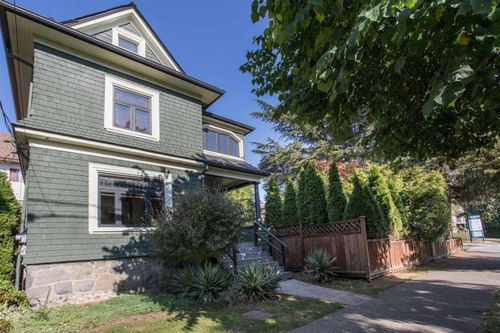 403 Ninth St, New Westminster, BC, V3M3V9 | Card Image