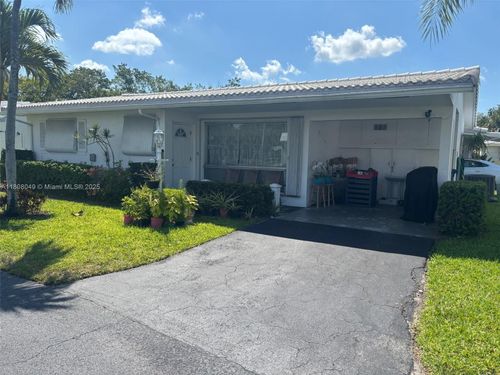 195-2427 Garland Cir, Hollywood, FL, 33021-3710 | Card Image