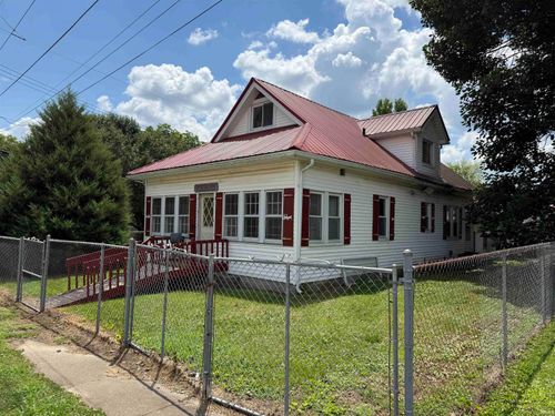 602 Maple St, Lawrenceville, IL, 62439-3156 | Card Image