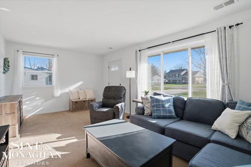 80131 Robert St, Memphis, MI, 48041-4709 | Card Image