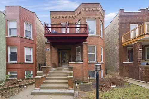 3975 W Barry Ave, Chicago, IL, 60618-8930 | Card Image
