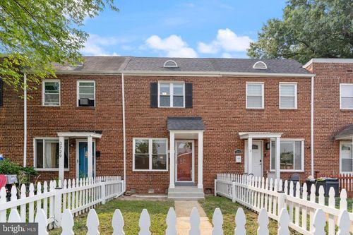 3727 Mark Dr, ALEXANDRIA, VA, 22305-2426 | Card Image