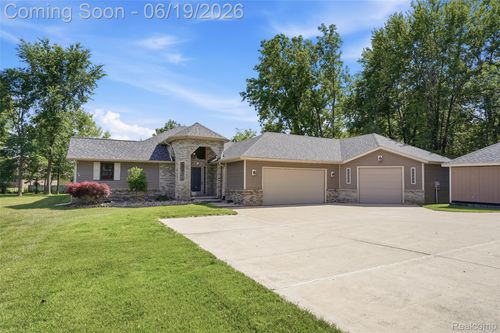 8888 Pilgrim, Washington Township, MI, 48094-2930 | Card Image