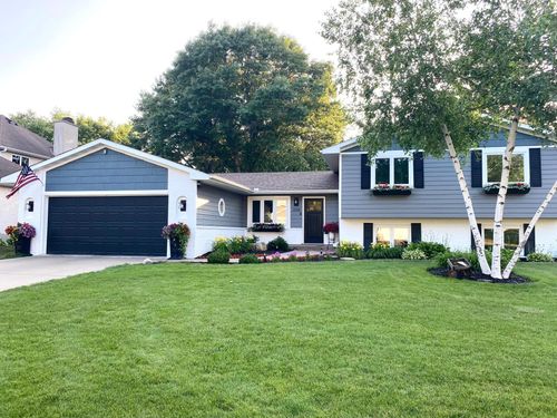 2129 Arkwright St, Maplewood, MN, 55117-2068 | Card Image