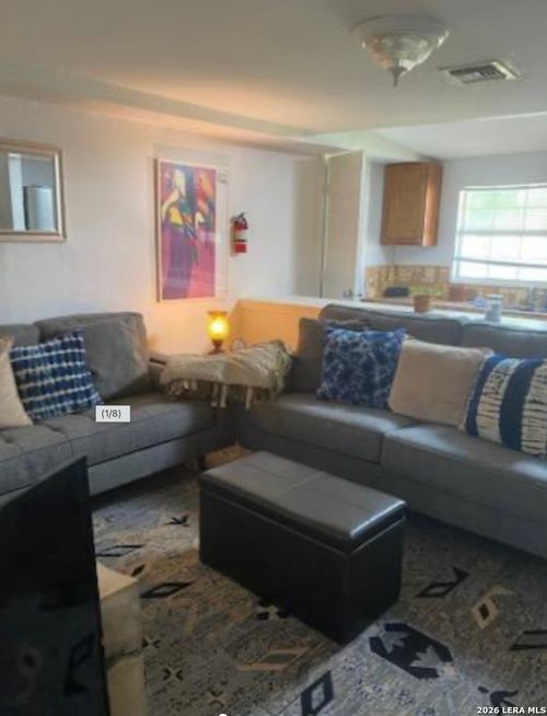 2-100 Dinn Dr, San Antonio, TX, 78218-3711 | Card Image