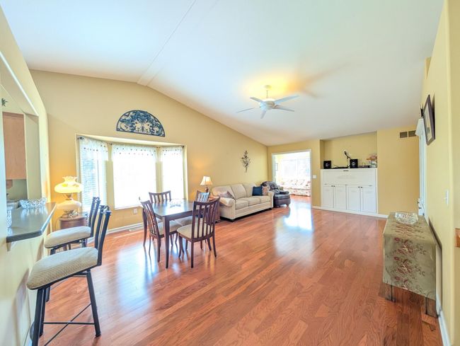7259 Maplecrest Cir, Condo with 2 bedrooms, 3 bathrooms and null parking in Swartz Creek MI | Image 9