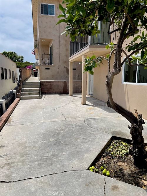 653 W 24th St, San Pedro, CA, 90731-5911 | Card Image
