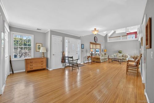 9 Carol Ct, Croton-On-Hudson, NY, 10520-1202 | Card Image