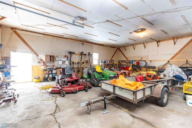 Steel 60x40, concrete floor, electricity and insulated. | Image 57
