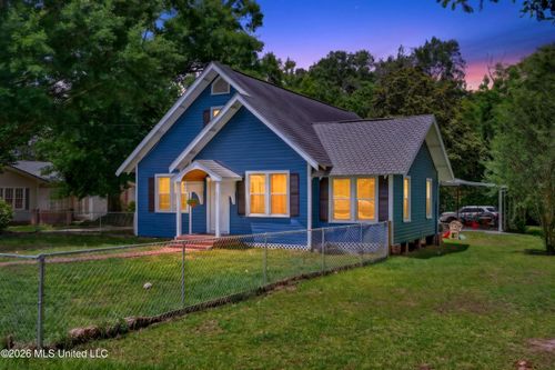 611 Glenwood St, Picayune, MS, 39466-2425 | Card Image