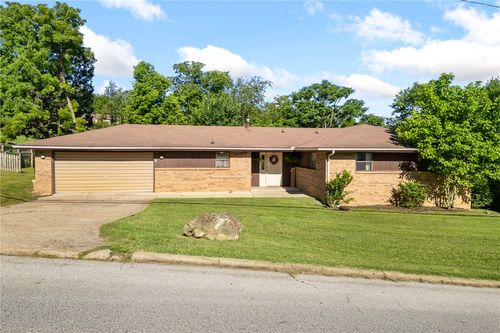 1208 N Spruce St, Harrison, AR, 72601-2431 | Card Image