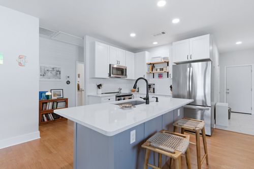 2410 Catherine St, Dallas, TX, 75211-5325 | Card Image