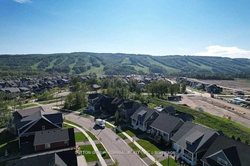 113 Red Pine St, Blue Mountains, ON, L9Y0Z3 | Card Image